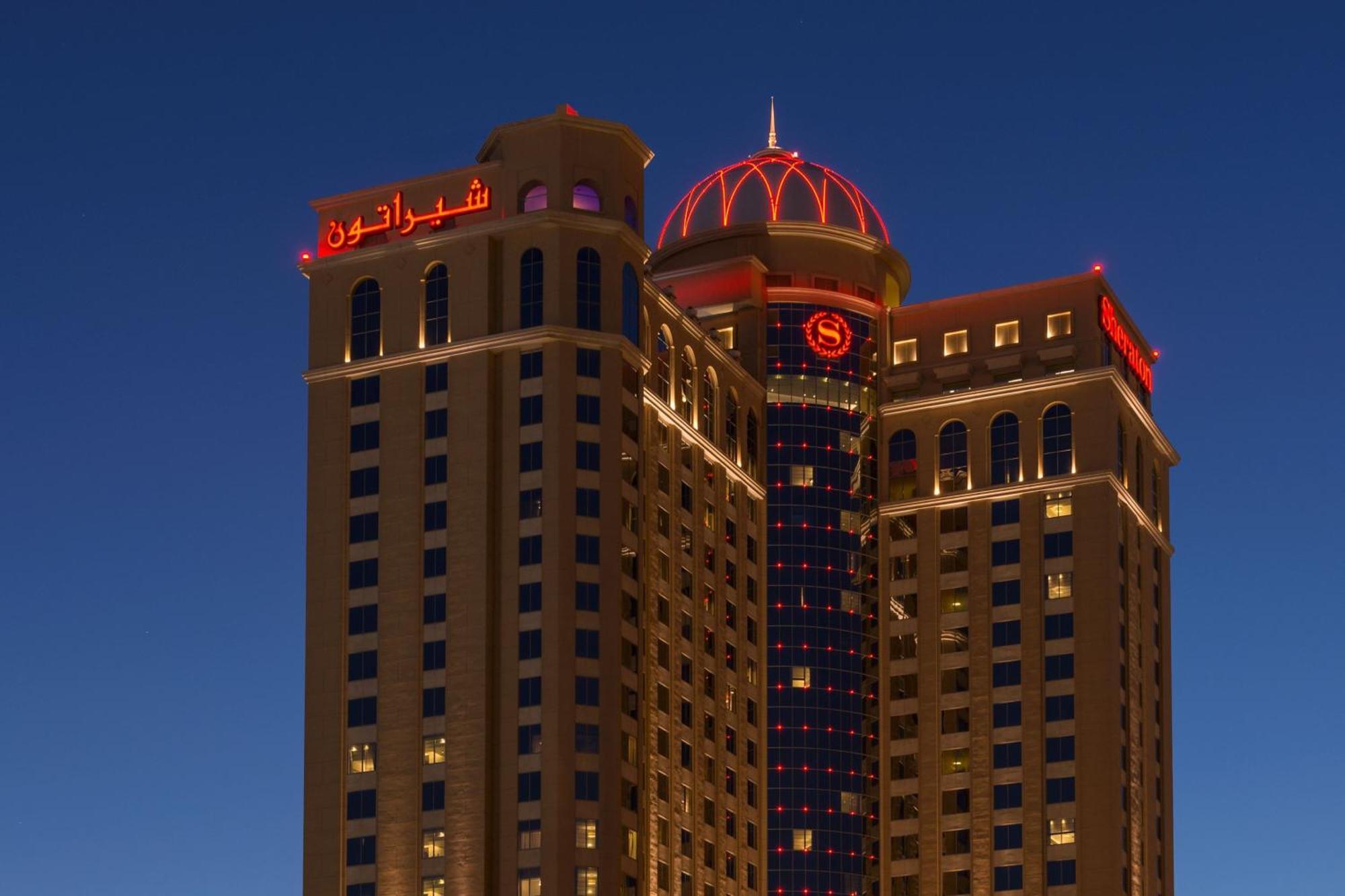 Sheraton Mall Of The Emirates Hotel, Dubai Exterior photo Sheraton Riyadh Hotel and Towers