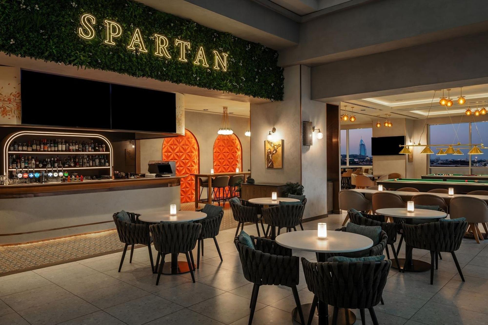 Sheraton Mall Of The Emirates Hotel, Dubai Exterior photo Spartan Bar